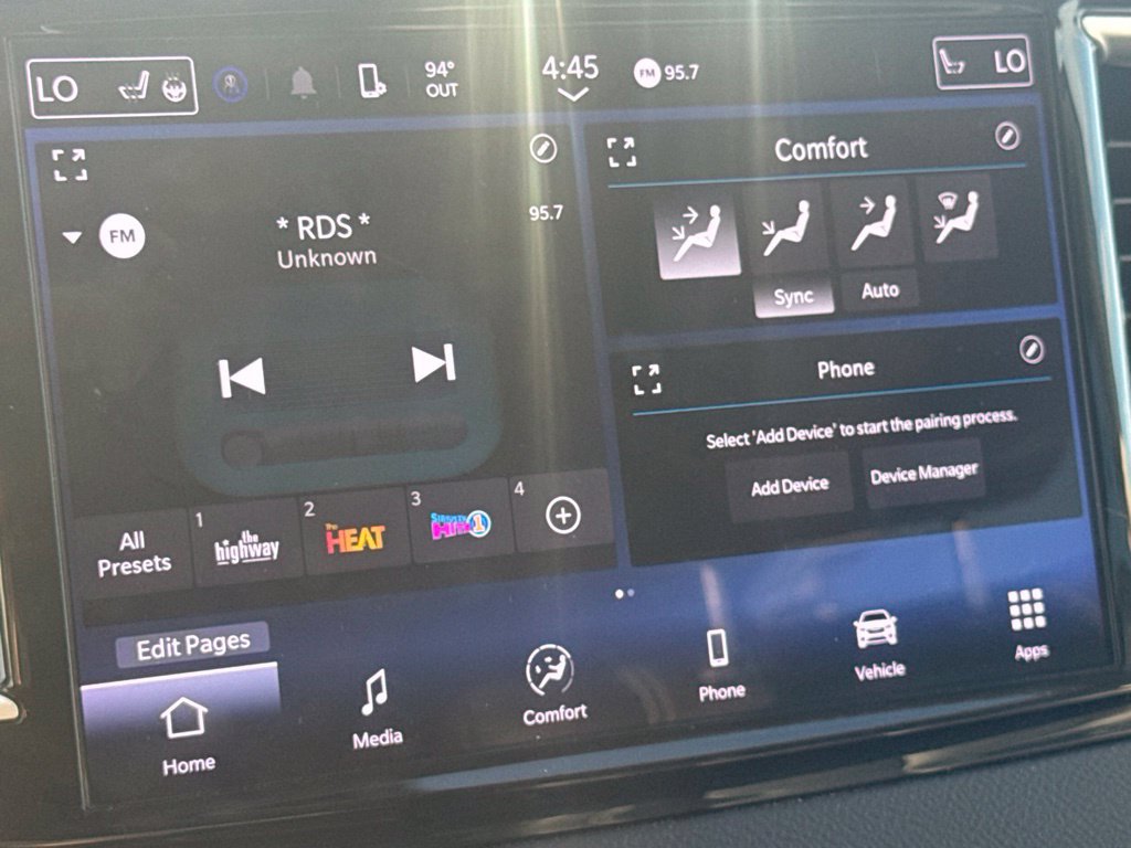 Used 2024 Chrysler Pacifica Touring-L FWD image 33