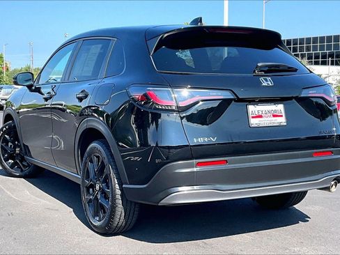 Used 2024 Honda HR-V Sport image 11