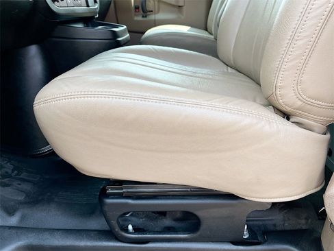 Used 2023 GMC Savana 3500 Extended w/ Driver Convenience Package image 17