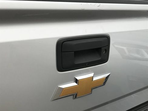 Used 2018 Chevrolet Silverado 1500 LT w/ All Star Edition AWD/4WD image 3