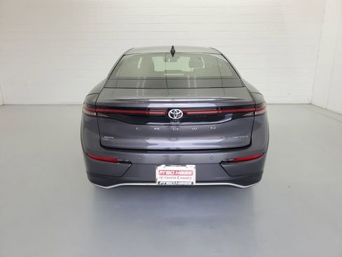 Used 2023 Toyota Crown Limited image 6