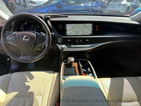 Used 2019 Lexus LS 500 w/ Accessory Package (Z2) RWD image 21