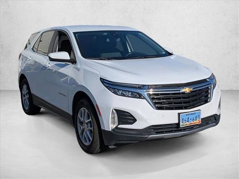 Used 2024 Chevrolet Equinox LT image 3