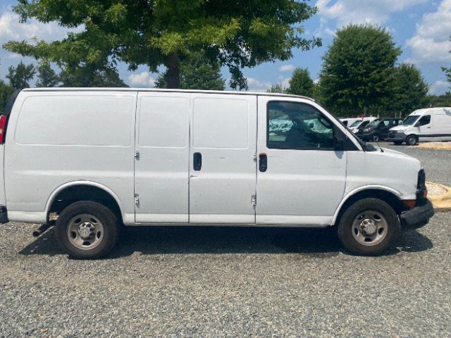Used 2017 Chevrolet Express 2500 RWD image 4