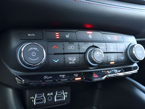 Used 2023 Dodge Durango GT AWD/4WD image 25