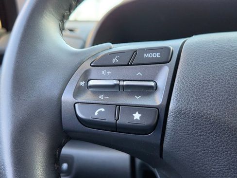 Used 2022 Hyundai Kona Limited AWD/4WD image 25