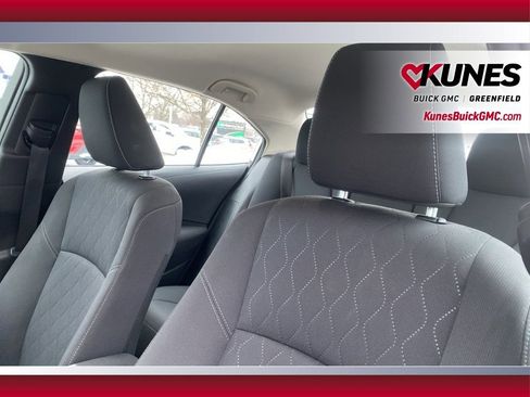 Used 2025 Toyota Corolla LE image 15