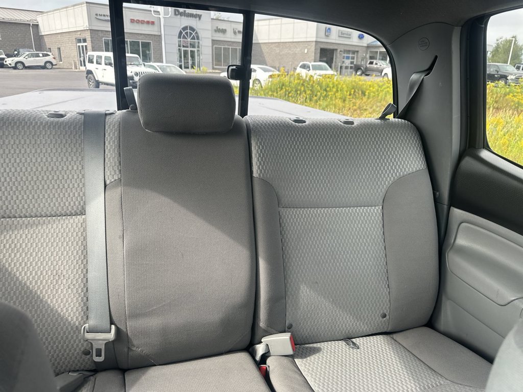 Used 2015 Toyota Tacoma 4x4 Double Cab w/ SR5 Package image 14