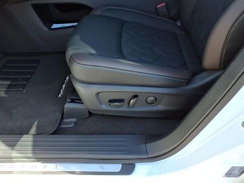 New 2026 Nissan Pathfinder Platinum AWD/4WD image 7