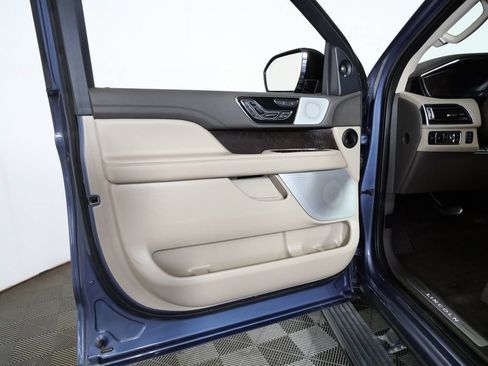 Certified 2023 Lincoln Navigator Reserve AWD/4WD image 15