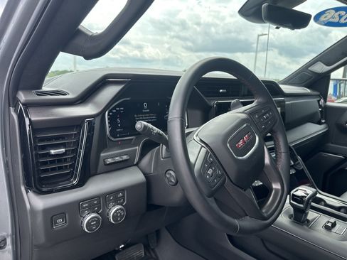 Used 2026 GMC Sierra 1500 AT4X w/ LPO, Black Badging Package AWD/4WD image 17