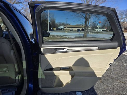 Used 2013 Ford Fusion SE FWD image 11