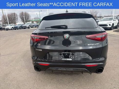 Used 2022 Alfa Romeo Stelvio Veloce image 11
