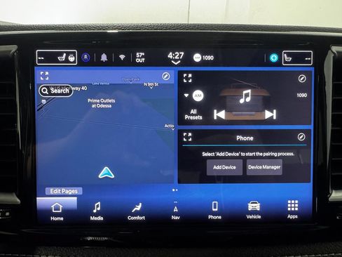 Used 2024 Chrysler Pacifica Limited FWD image 3