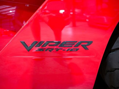 Used 2004 Dodge Viper SRT-10 image 37