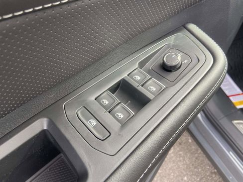 New 2026 Volkswagen Atlas Cross Sport SE image 21