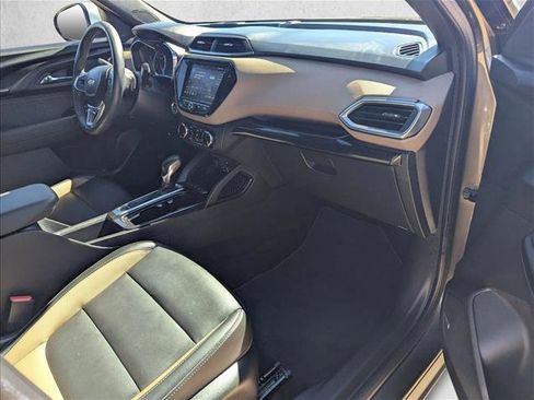 Used 2022 Chevrolet TrailBlazer ACTIV w/ Technology Package image 19