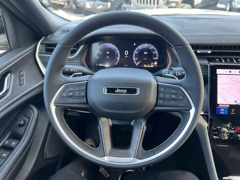 New 2025 Jeep Grand Cherokee L Limited w/ Black Appearance Package image 16