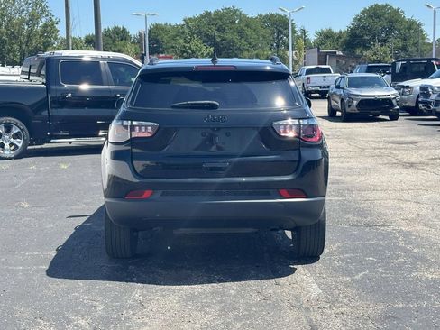 Used 2023 Jeep Compass Latitude AWD/4WD image 5