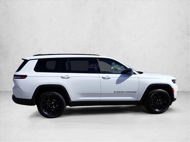 Used 2024 Jeep Grand Cherokee L Laredo AWD/4WD image 5