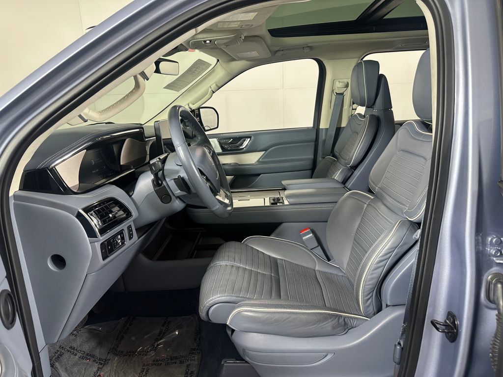 Used 2023 Lincoln Navigator Black Label AWD/4WD image 17
