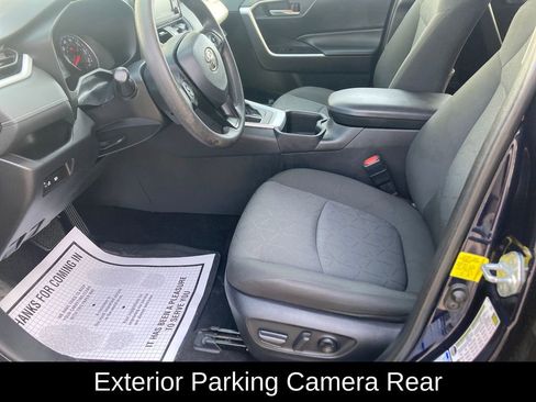 Used 2022 Toyota RAV4 XLE AWD/4WD image 12