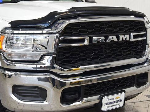 Used 2022 RAM 2500 Tradesman w/ Chrome Appearance Group AWD/4WD image 8