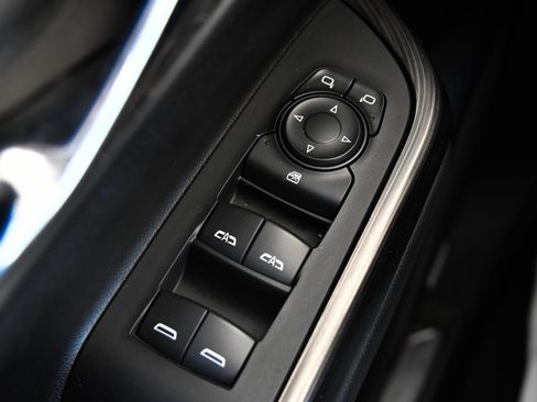 Used 2023 GMC Acadia SLT FWD image 34