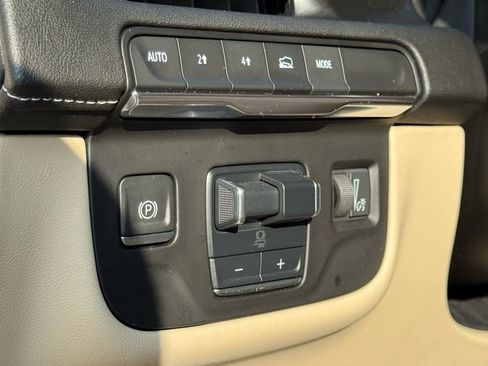 Certified 2023 Cadillac Escalade Premium Luxury w/ Performance Package image 21