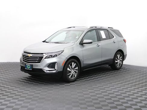 Used 2024 Chevrolet Equinox Premier AWD/4WD image 3