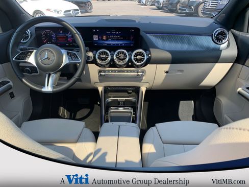 Used 2025 Mercedes-Benz GLA 250 4MATIC image 2