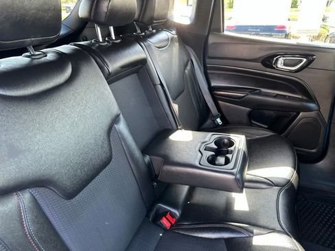 Used 2025 Jeep Compass Trailhawk AWD/4WD image 16