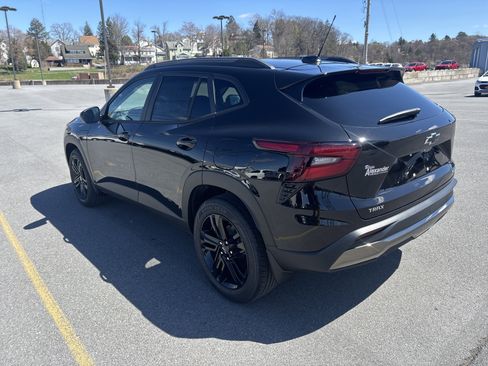 New 2026 Chevrolet Trax ACTIV w/ Sunroof Package FWD image 6