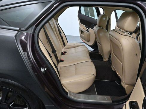 Used 2013 Jaguar XJ L Portfolio RWD image 35