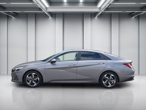 Used 2023 Hyundai Elantra Limited FWD image 7