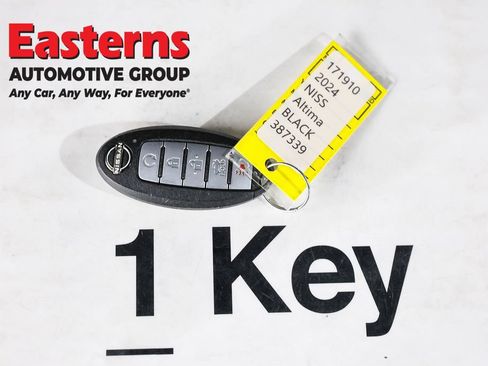 Used 2024 Nissan Altima 2.5 SR FWD image 25