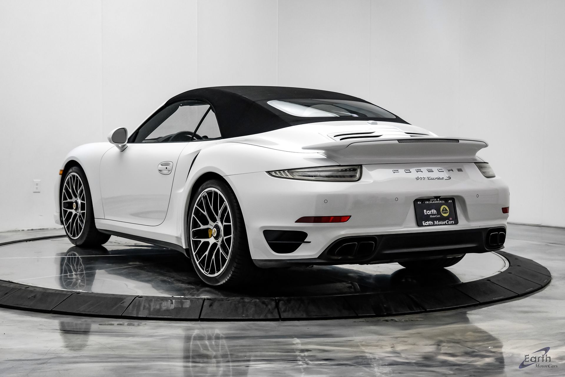 Used 2016 Porsche 911 Turbo S AWD/4WD image 11