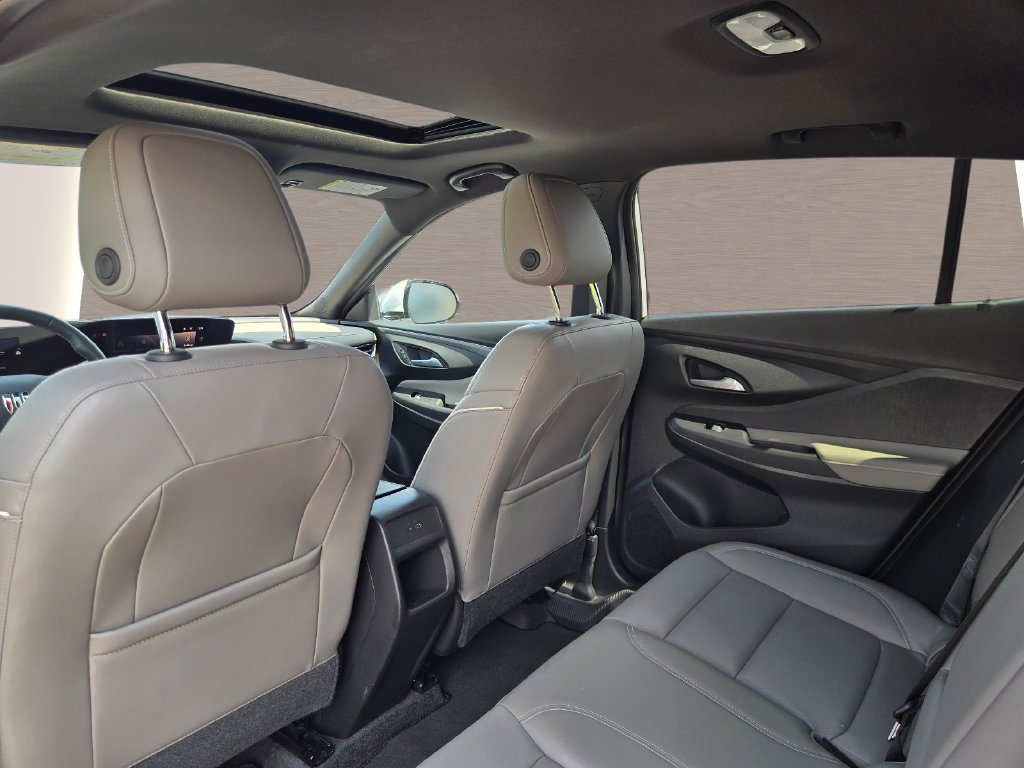 Used 2025 Buick Envista Avenir FWD image 12