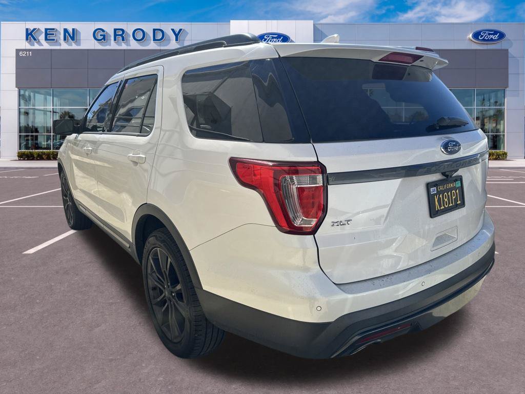 Used 2017 Ford Explorer XLT w/ Equipment Group 202A FWD image 5