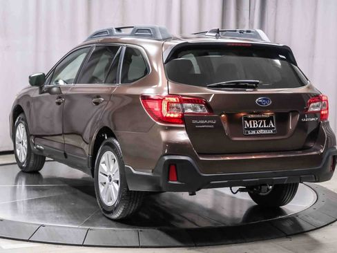 Used 2019 Subaru Outback 2.5i Premium AWD/4WD image 2