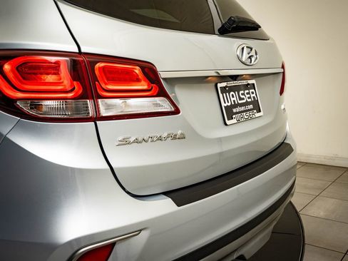 Used 2017 Hyundai Santa Fe Limited image 20