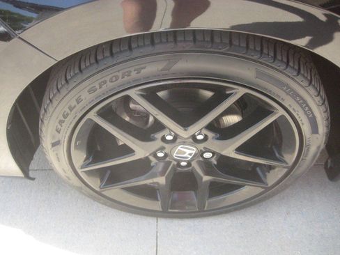 Used 2023 Honda Civic Sport image 10