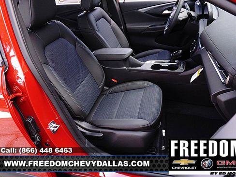 New 2026 Buick Envista Preferred image 12