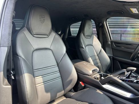 Certified 2023 Porsche Cayenne Turbo GT AWD/4WD image 25