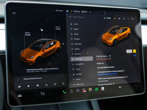 Used 2022 Tesla Model Y Performance AWD/4WD image 24