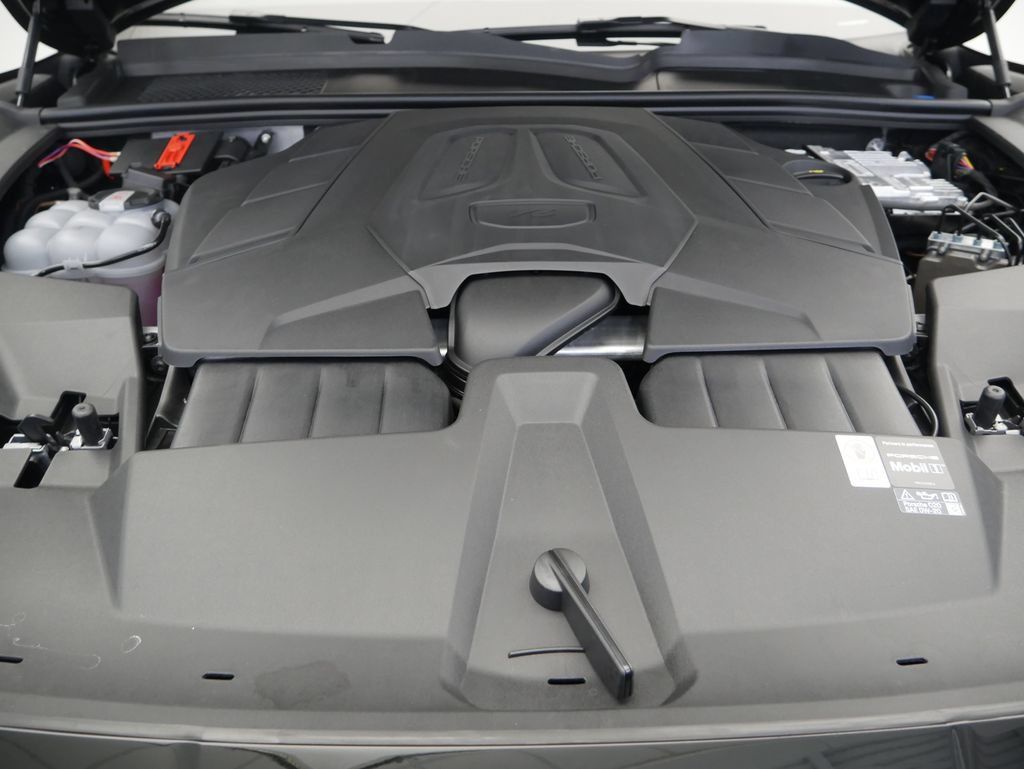 Certified 2026 Porsche Cayenne AWD/4WD image 12