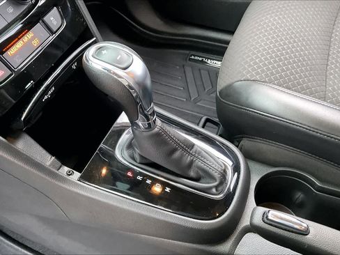 Used 2020 Buick Encore Preferred image 15