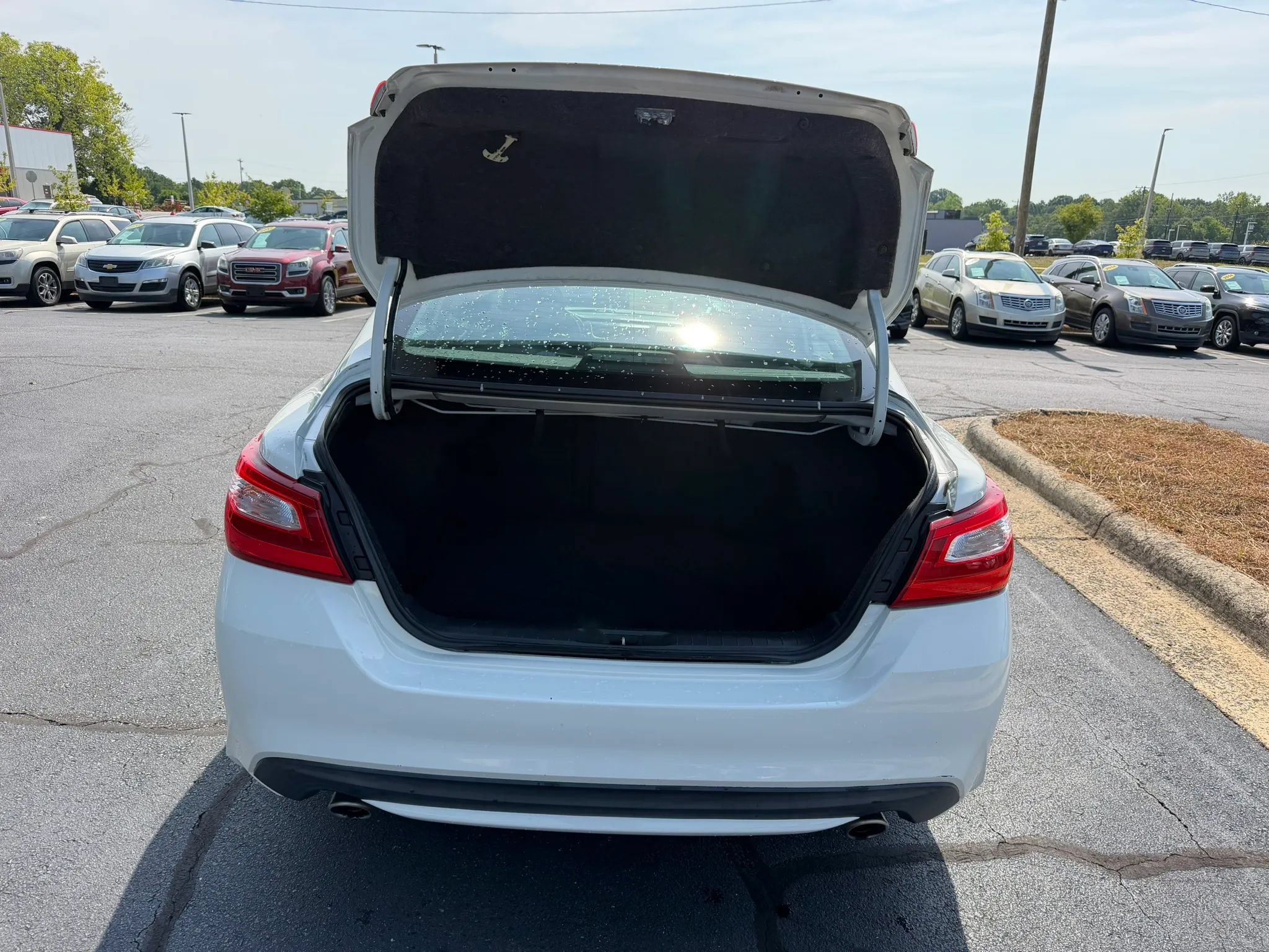 Used 2016 Nissan Altima 2.5 S w/ Power Driver Seat Package FWD image 25
