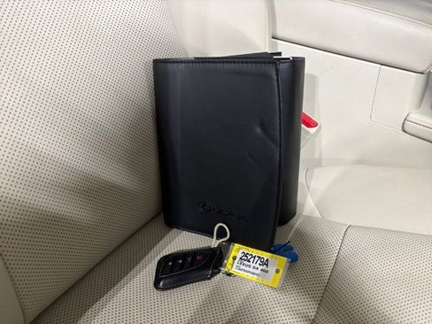 Used 2023 Lexus GX 460 Premium image 35