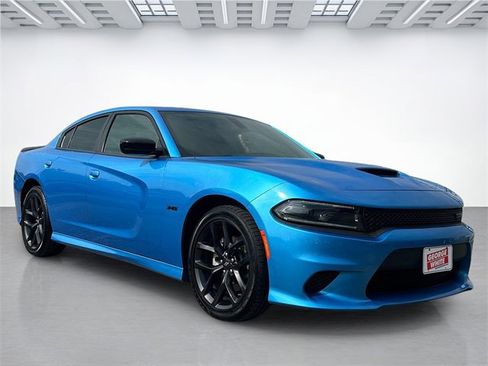 Used 2023 Dodge Charger R/T w/ Blacktop Package image 2